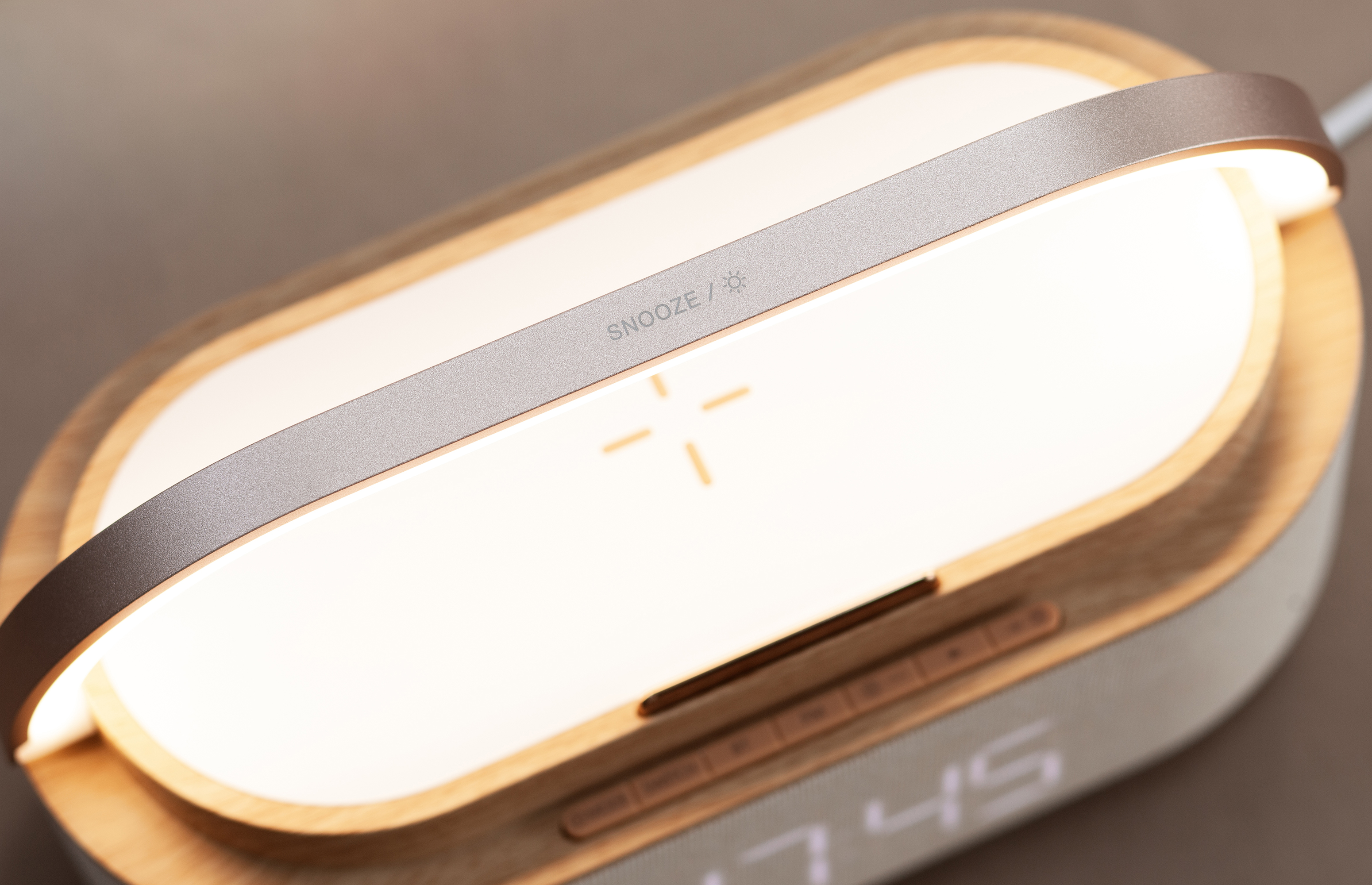 Bluetooth стерео-колонка "Smart Band" 10Вт (2х5Вт) с беспроводным (15W) ЗУ, лампой, часами, FM радио, бежевый