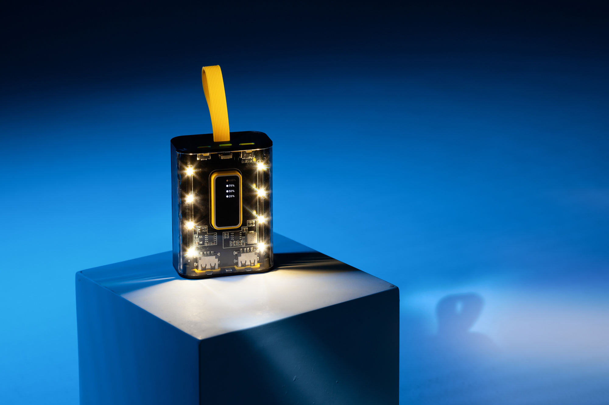 Зарядное устройство "Shine" 9000 mAh с LED-подсветкой, встроенными кабелями Type-C/Lightning/USB фото на сайте Print Logo.