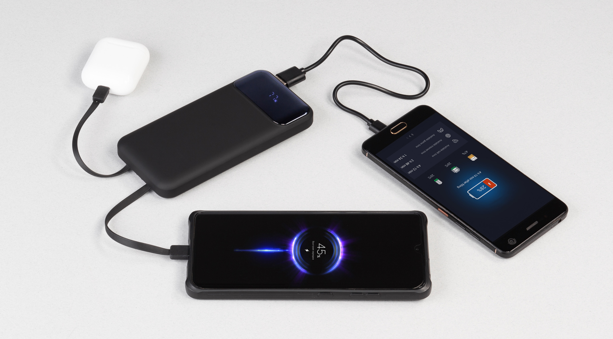 Зарядное (22.5W) устройство "Grade SOFTTOUCH" 10000 mAh с подсветкой логотипа, встроенными кабелями и цифровым индикатором заряда фото на сайте Print Logo.