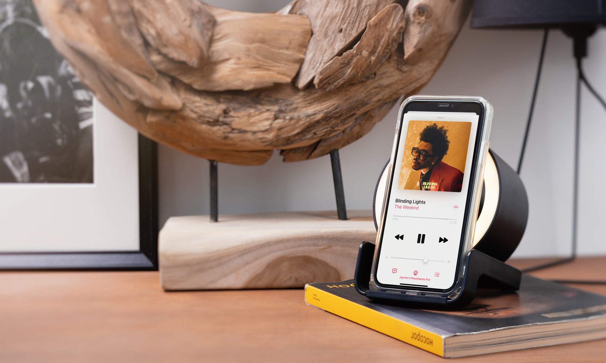 Bluetooth колонка-подставка "Smart Loud" с беспроводным (10W) зарядным устройством, лампой и подсветкой логотипа фото на сайте Print Logo.